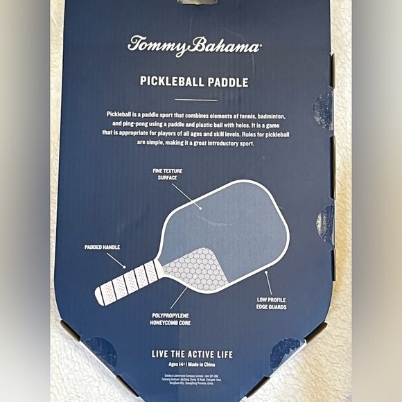 Tommy Bahama Pickle Ball Starter Set NIP 2 Paddles 12 Balls Bonus Keychain NWT - Picture 6 of 11